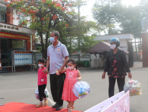 Đổi rác…lấy quà!