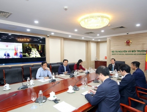 Họp bàn giải pháp hợp tác, thu hút nguồn lực tài chính tư nhân cho chuyển đổi năng lượng