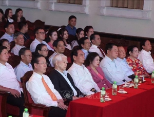 Chủ tịch nước Võ Văn Thưởng dự Chương trình nghệ thuật đặc biệt tưởng nhớ Tổng Bí thư Lê Duẩn
