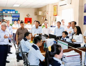 Lãnh đạo tỉnh khảo sát công tác bảo vệ môi trường nguồn nước trên sông Sài Gòn    