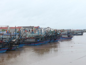 Áp thấp nhiệt đới vào Biển Đông, mưa lớn tiếp tục ở nhiều vùng miền